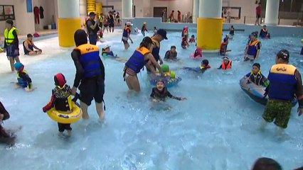 덥다 더워...피서에는 역시 실내가 제격 / YTN