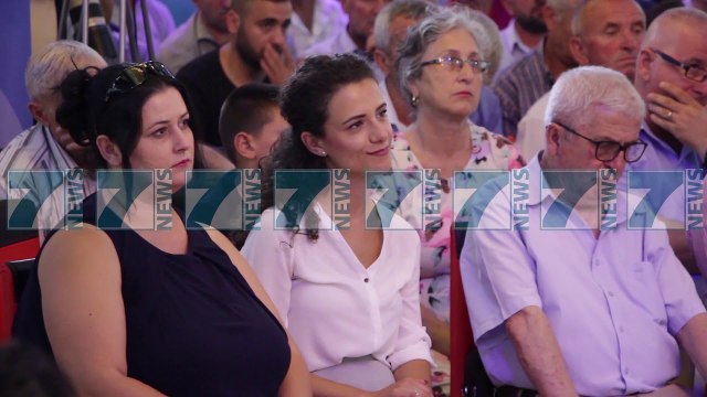 BASHA TAKIM ME QYTETARET NE DURRES - News, Lajme - Kanali 7