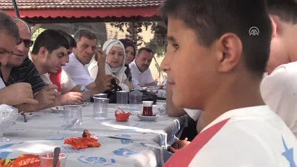 Milletvekili Atabek, Engelli Öğrencilerle Buluştu