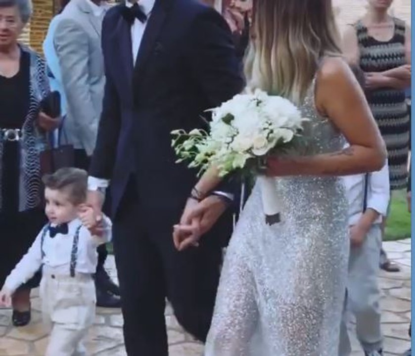 Γάμος στη σόουμπιζ! Δείτε τη Ναταλία Γερμανού να σύρει τον χορό στο γαμήλιο γλέντι