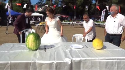 Öğretmen Gelin Damat Pasta Yerine Karpuz Kesti