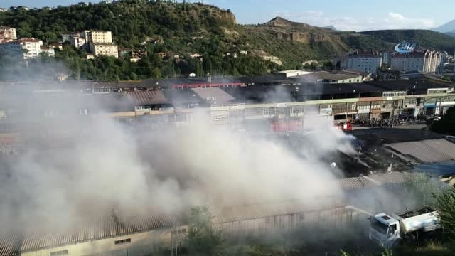 Mobilya Atölyesinde Çıkan Yangına Müdahale Havadan Görüntülendi