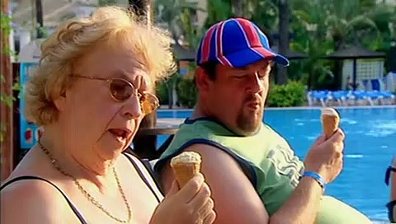 Benidorm S02 E01 Episode 1