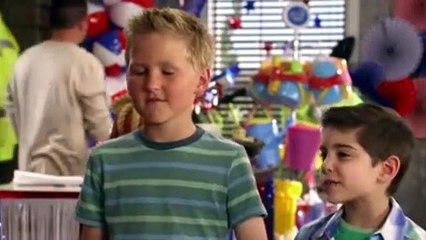Stuck In The Middle S01E13 Stuck in the Harley Car