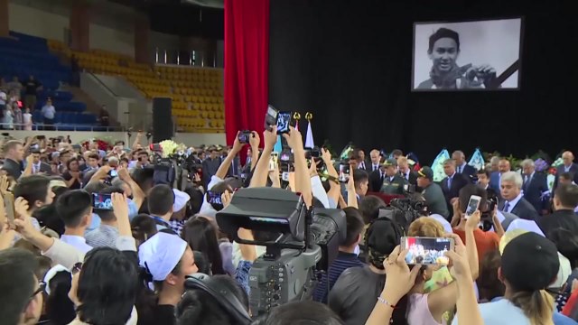 카자흐스탄 피겨 영웅 故 데니스 텐 장례식 엄수 / YTN