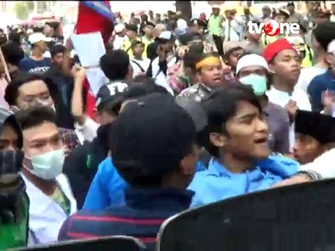 Demo Tolak Ahok di Penjaringan, Warga Bentrok dengan Polisi