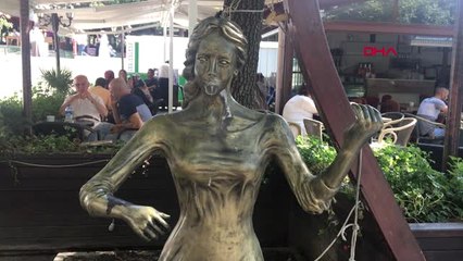 Bursa Kente Estetik Katan Heykeller Tahrip Edildi Hd