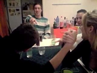 Bras de Fer Burnal contre Julie