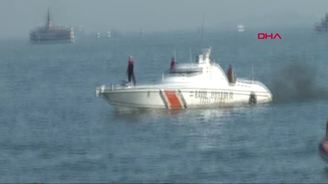 Kadıköy Moda Sahilinde Yüzmek İçin Denize Giren Genç Boğularak Can Verdi