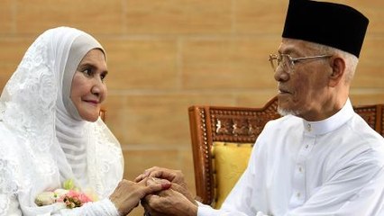 Age is no barrier as elderly couple get married