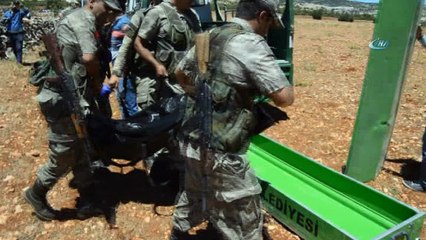 Ailesini katleden katil olay yerinden kaçmış