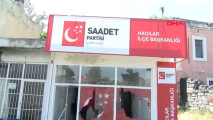 Kayseri Sp İlçe Başkanlığının Camlarını Kız Arkadaşıyla Tartışan Genç Kırmış