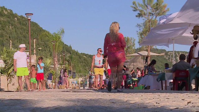 Oraret kur nuk duhet të dilni në plazh - Top Channel Albania - News - Lajme