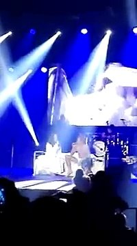 Ich Troje-Wypijmy Za To - Gość Jenna - Live