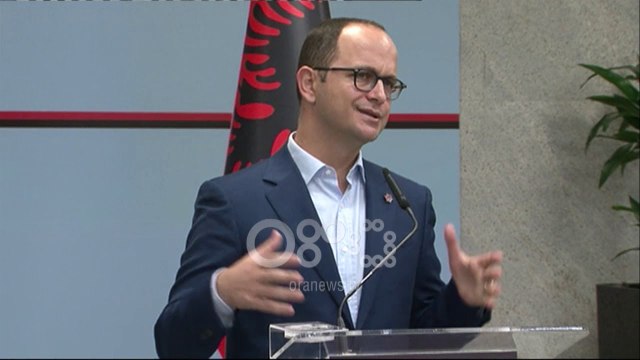 Ora News - Bushati: Ka strategji të orkestruar që mban peng çlirimin e marrëdhënieve me Greqinë