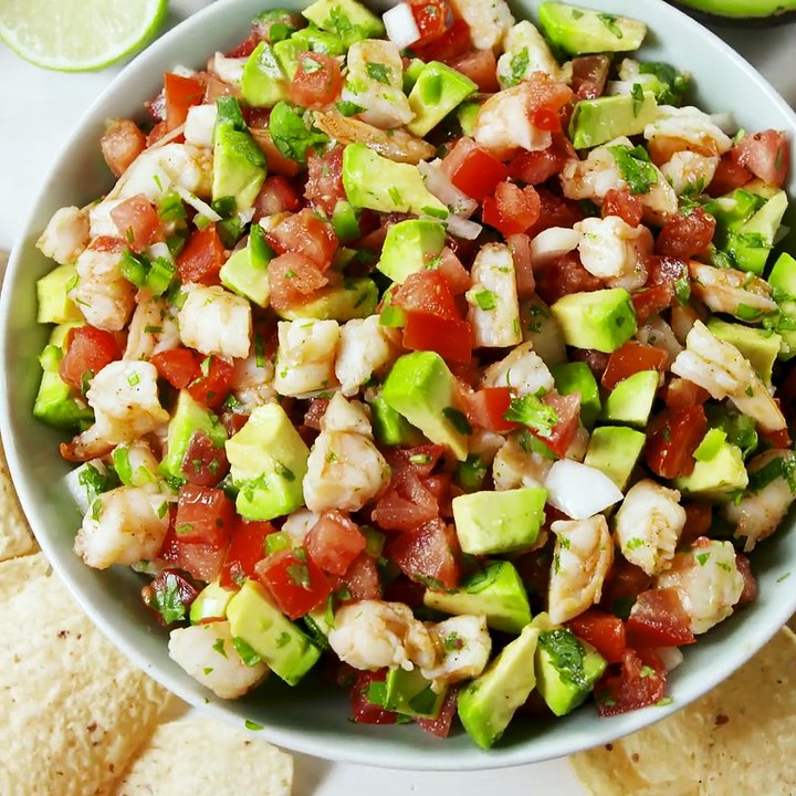 Shrimp lovers, Shrimp de Gallo is the healthy summer snack you need to know about.Full recipe: