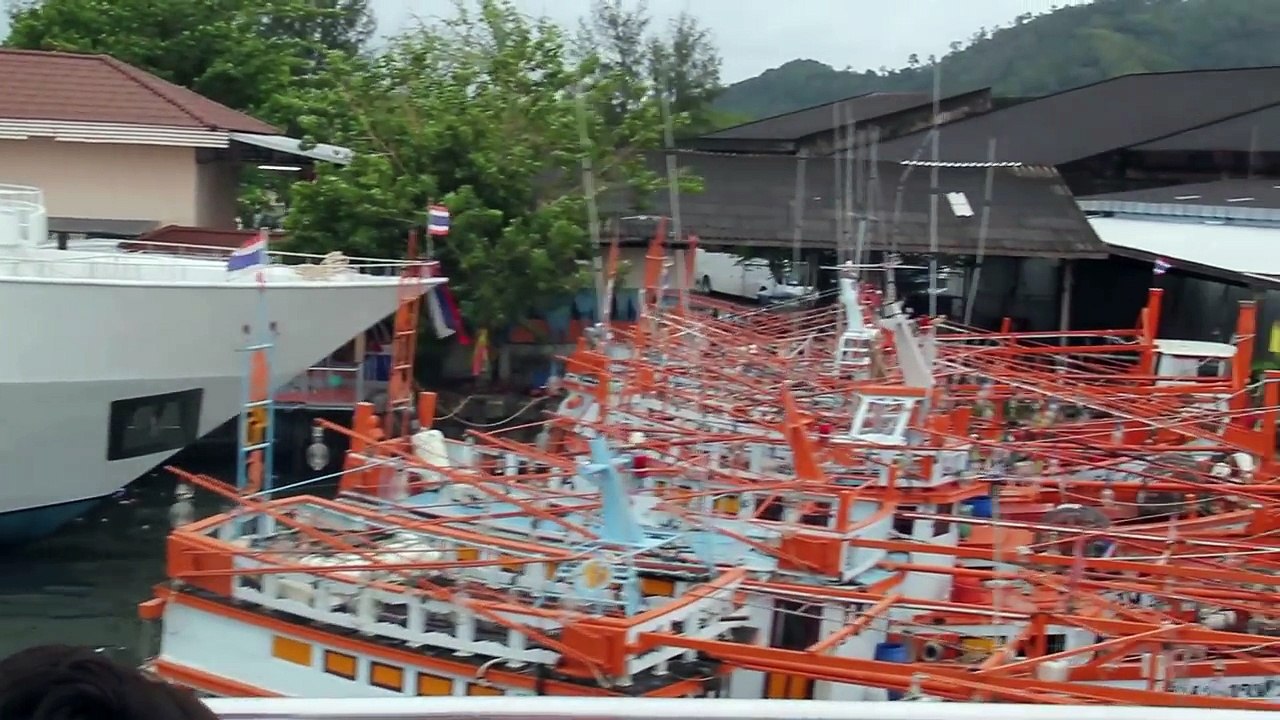 Phi Phi Island Cruise on Rough Sea | Glimpses of the Journey