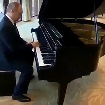 Путин играет на пианино Доля Воровская