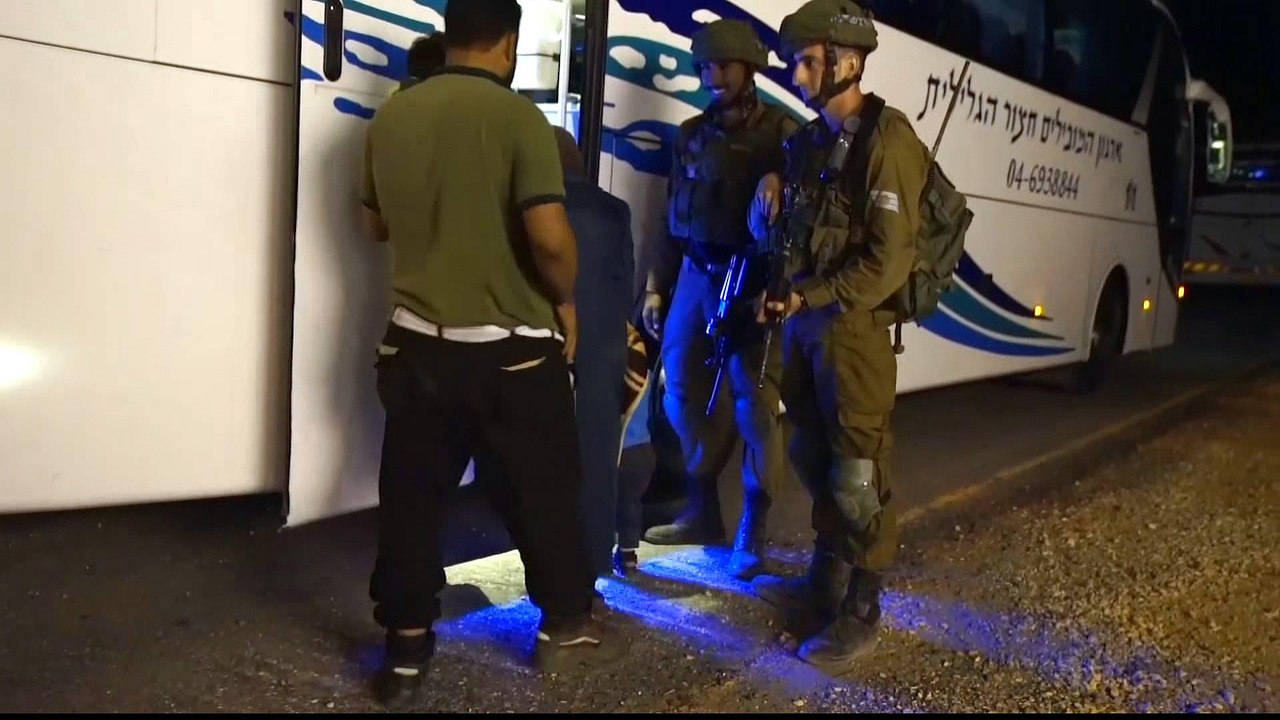 Hundreds of White Helmets evacuated from Syria to Jordan