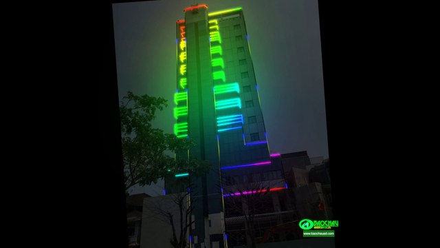 den led trang tri toa nha