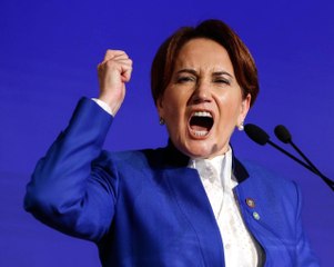 İYİ Parti'deki Akşener Depreminin Detayları! Partililer Aracının Önüne Yatmış