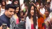 Jhanvi Kapoor fans went CRAZY post Dhadak release ; Watch Video | FilmiBeat