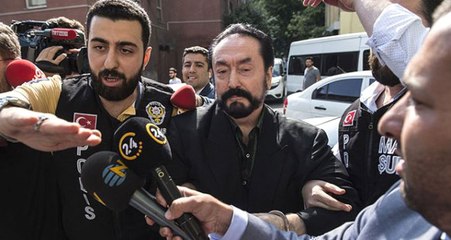 Canlı Yayındaki Bakımlı Halleriyle Akıllara Kazınan Adnan Oktar'ın Son Hali Dikkatlerden Kaçmadı