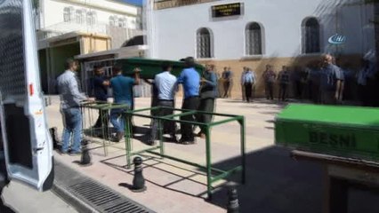 Katledilen Anne ve İki Çocuğu Toprağa Verildi