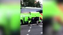 Increíble robo en marcha de un autobús en Francia