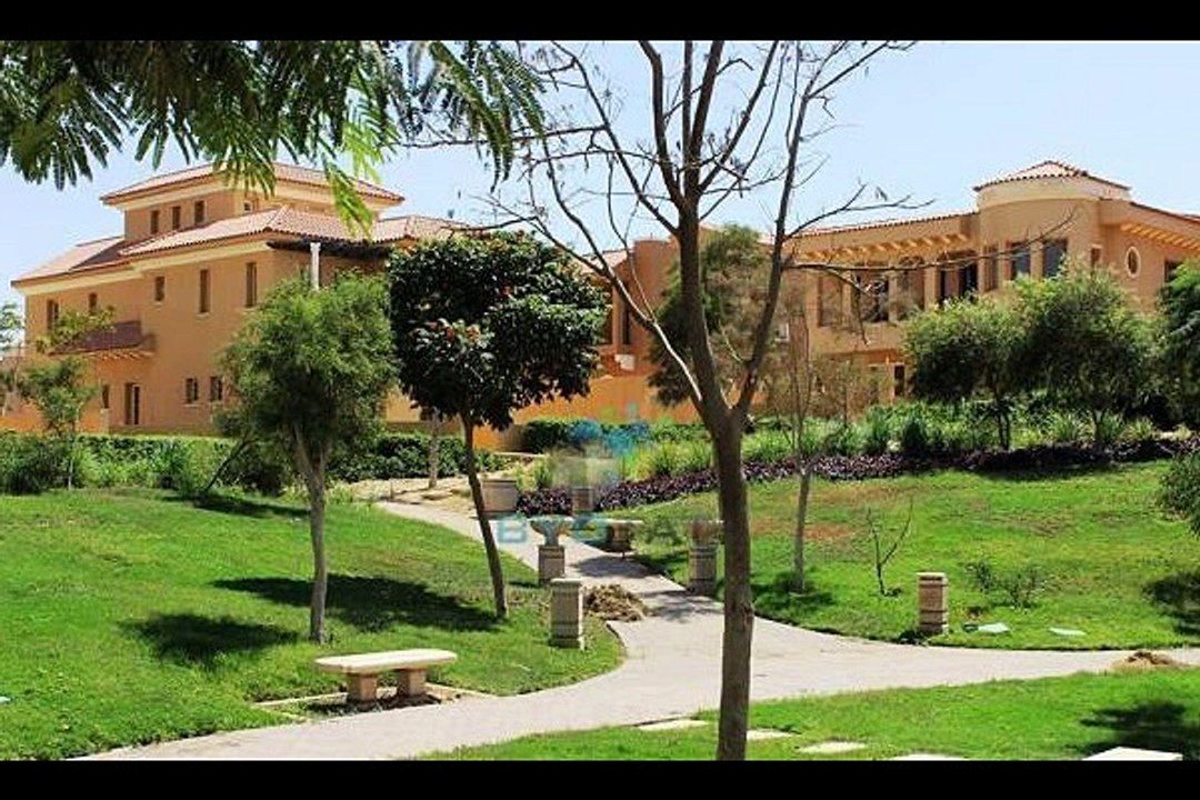 Apartment For Sale In Hyde Park  new cairo Overlooks Landscape