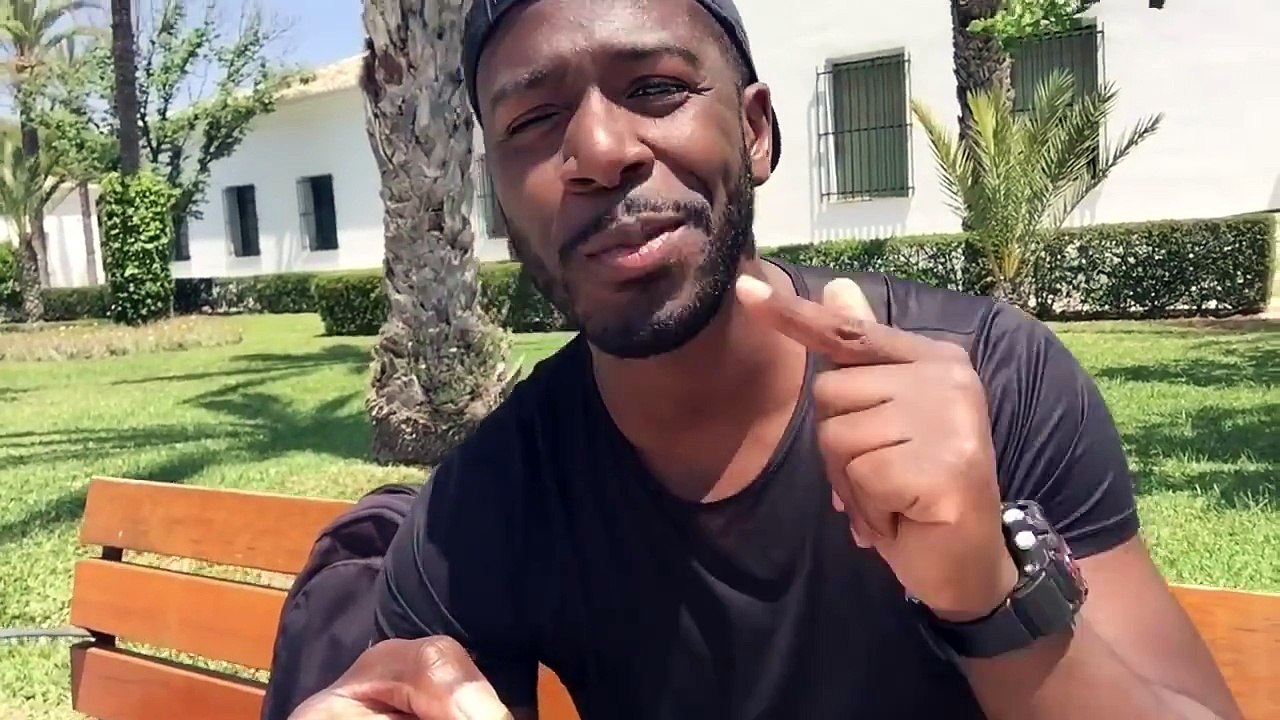 #Decouverte Se faire des amis japonais - Mode d'emploi : 5 choses a ne pas dire ou faire ! #Kevin Le Japon en Noir et Blanc Decouvrez sa chaine Youtube :   #bra