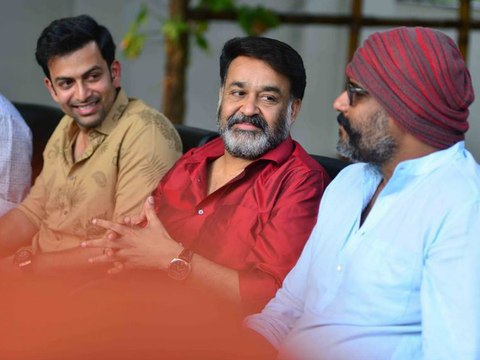 ആരാധകരോട് വലിയൊരു അപേക്ഷയുമായി നടന്‍ മുരളി ഗോപി | filmibeat Malayalam