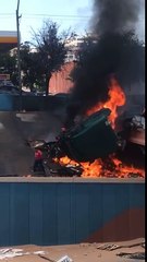 Il s’échappe d’un camion en feu et frôle la mort