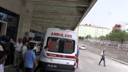 Askeri araç devrildi: 4 asker yaralı - SİİRT