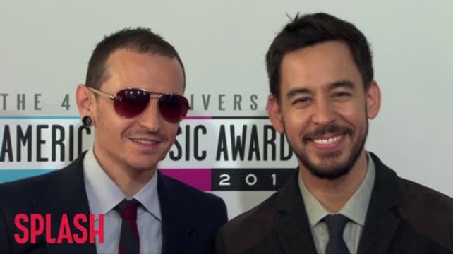 Mike Shinoda struggles playing Linkin Park songs