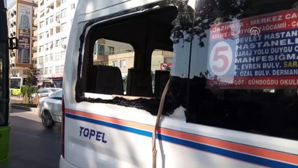 Otobüs ile minibüs çarpıştı: 2 yaralı - ADANA