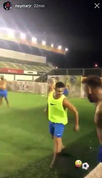 El gol de Neymar durante sus vacaciones