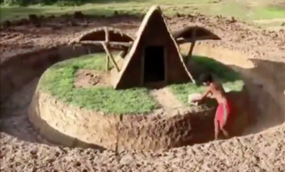 Il fabrique une piscine incroyable devant sa cabane