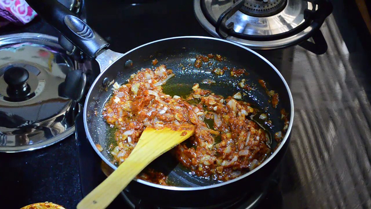 Schezwan Sauce Recipe in Hindi - चटाकेदार सेज़वान सॉस बनाने की विधि