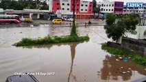 Chakan Pune 14 Sep 2017 : चाकण येथे आलेल्या पावसाने मोठ्या प्रमाणात पाणी साठले होते