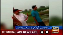 PML-N worker buys votes by giving money to voters in Hafiz Abad