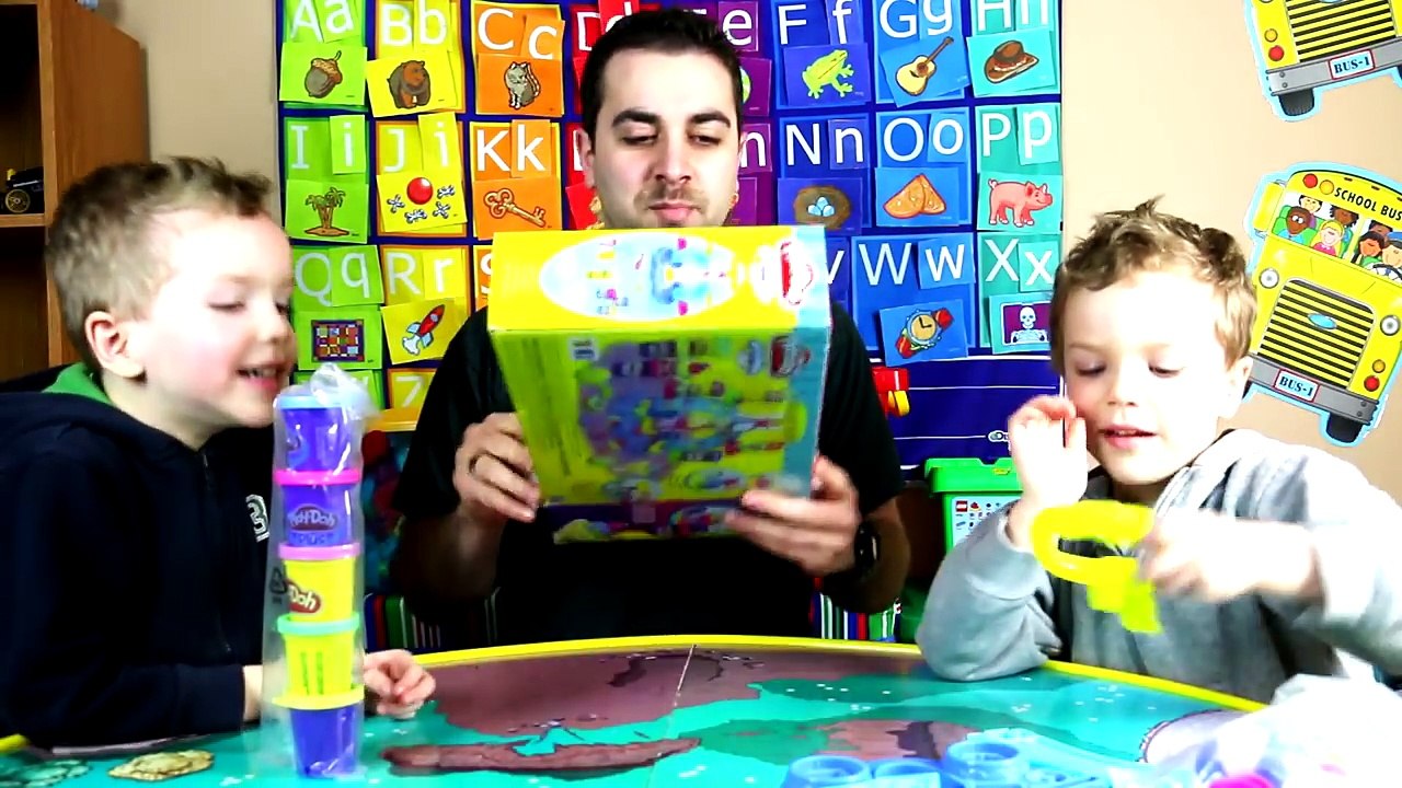 Play Doh Ice Cream Shop Sweet Swirl and Scoop Playset Playdough Cake and Cupcakes Set