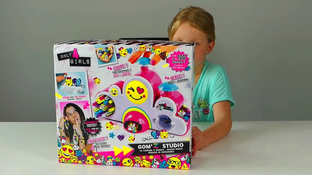 Alicia fait des Fourniture scolaire en BIJOU   Gom z  Studio