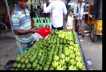 Bangladeshi Street Food: Slice Spondias Or Hog Plum (Amra in Bengli Term)