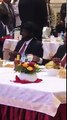 شاهد ||فيديو طريف يظهر رئيس دولة جنوب السودان #سلفاكير_ميارديت وهو يردد أغنية #بلدي_يا_حبوب للفنان الراحل محمد وردي، أثناء مراسم حفل التوقيع على اتفاق مع زعيم