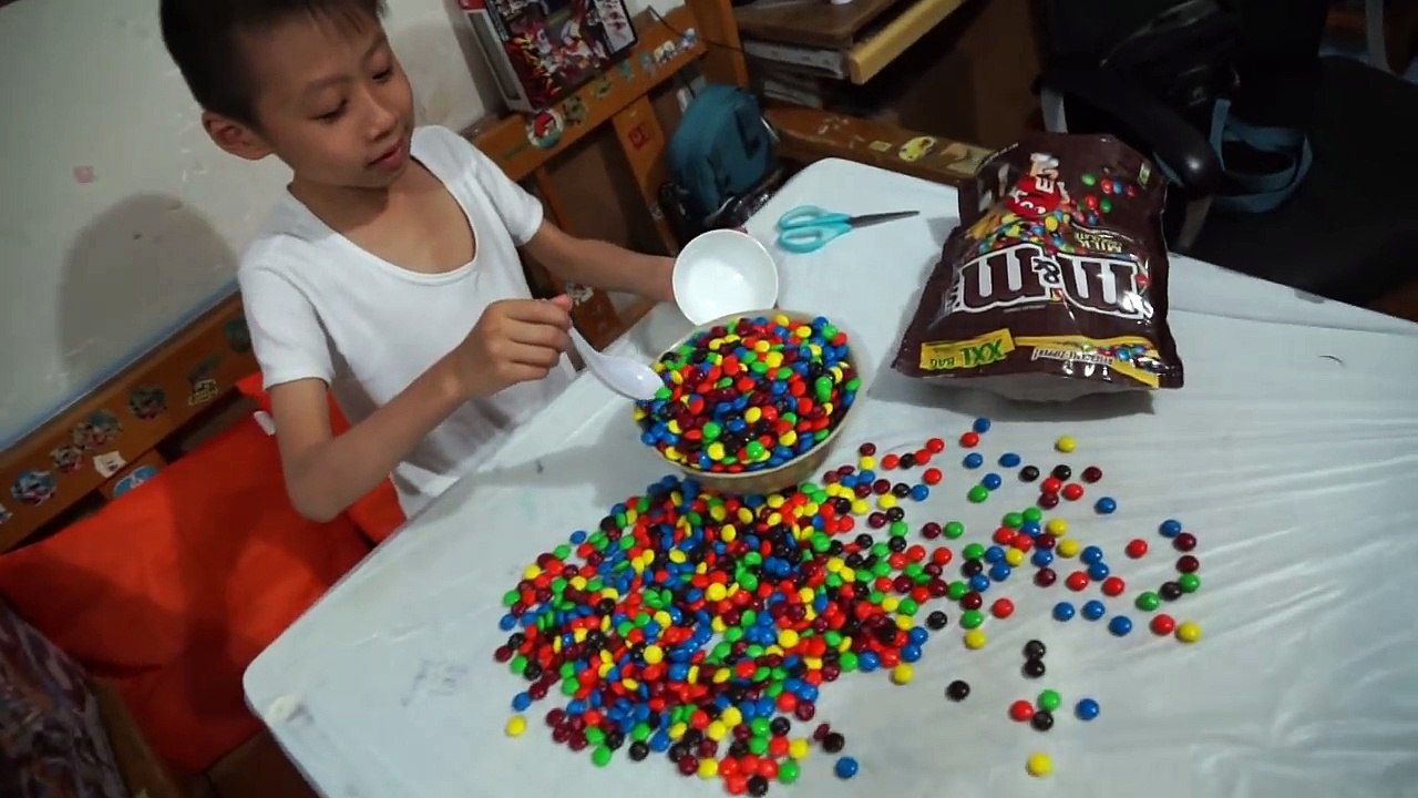 臭Fing介紹：XXL 加加大碼 M&M (new 04 17)m