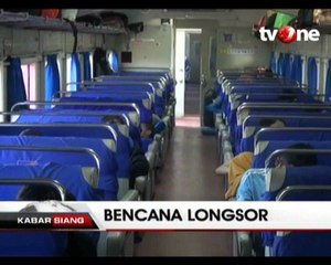 Longsor, Ratusan Penumpang Kereta Api Tertahan di Stasiun