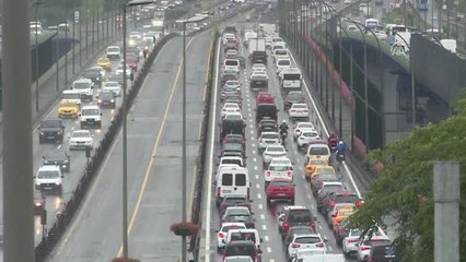 Şiddetli Yağış Trafiği Olumsuz Etkiledi