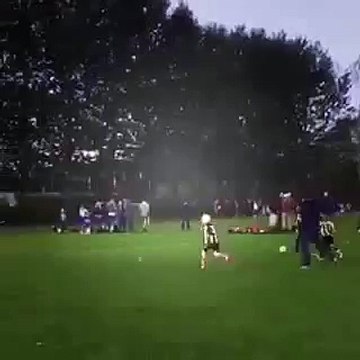 Droles - Quand vous êtes gardien de but mais la nature appelle