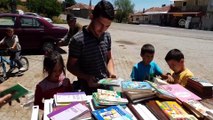 Nostaljik kamyonetiyle köy köy dolaşıp kitap dağıtıyor - İZMİR/UŞAK